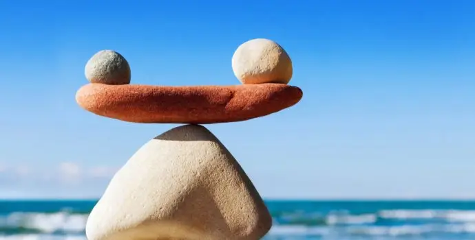 concept,of,harmony,and,balance.,balance,stones,against,the,sea.